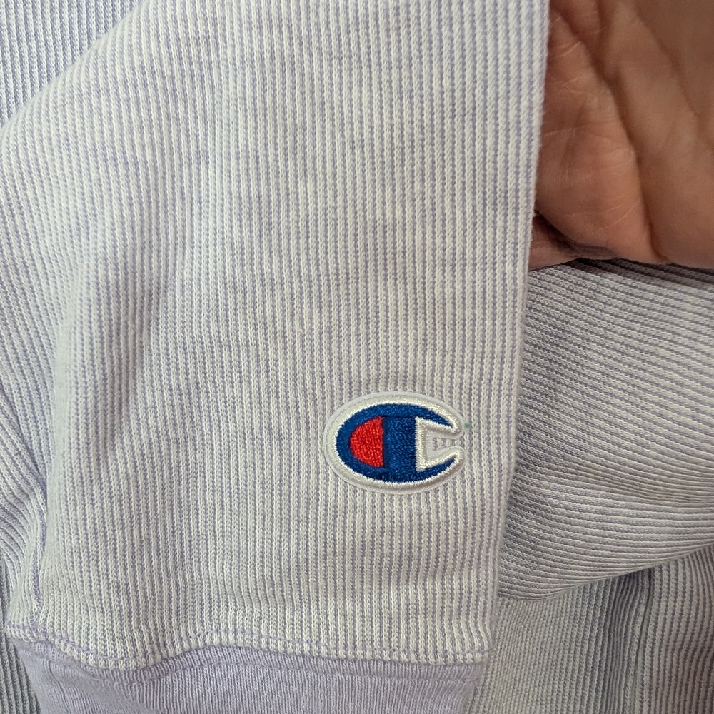 Champion Lavender Crewneck Sweatshirt - Picture 4 of 4